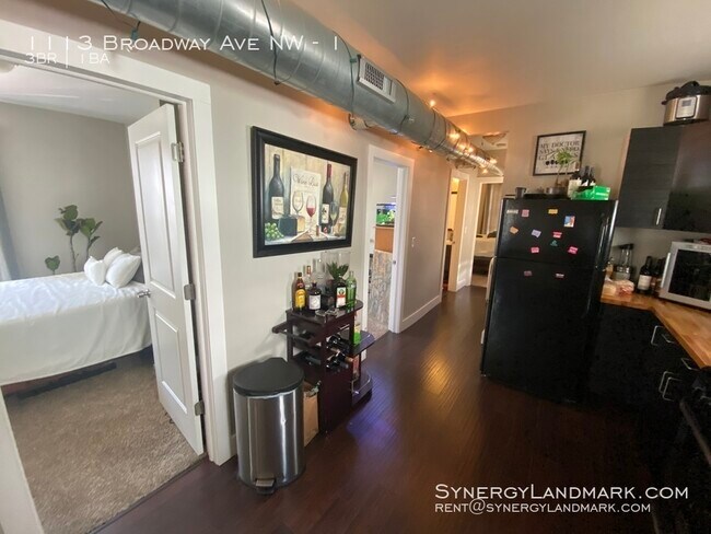 Foto del edificio - 1113 Broadway Ave NW