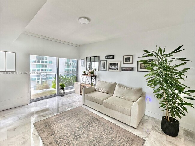 Foto del edificio - 488 NE 18th St