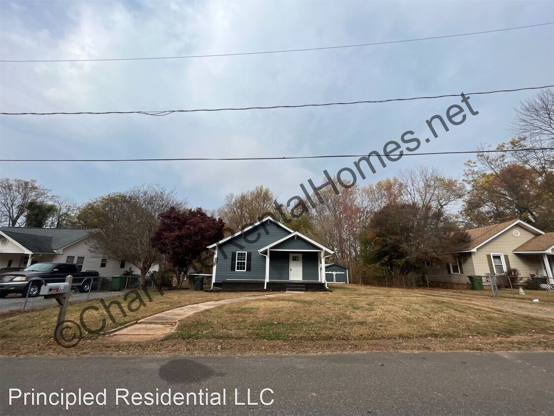Primary Photo - 2 br, 1 bath House - 31 Stowe St