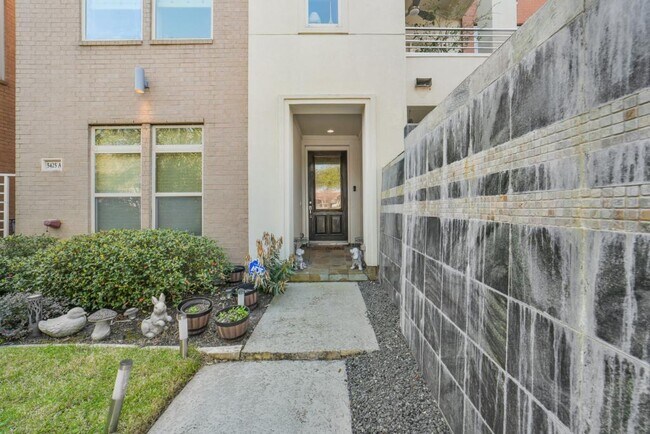 Foto del edificio - 5425A Hidalgo St