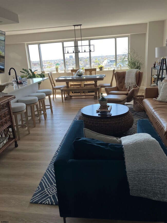 Building Photo - 6101 Monmouth Ave