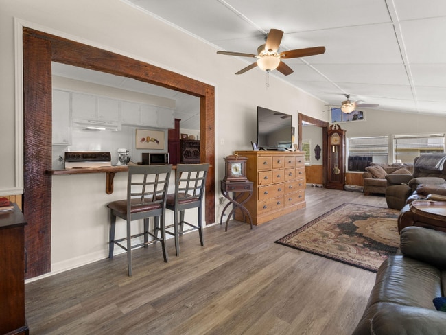 Building Photo - 209 Harris Dr