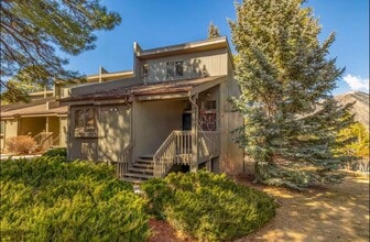 Building Photo - 2645 Valley View Dr