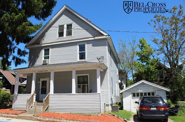 Building Photo - 4 bed/2 bath house in Greenmont - Availabl...