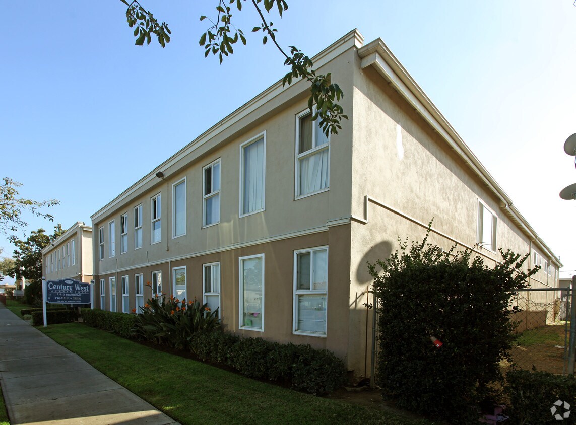 Primary Photo - 140 W Hoover Ave