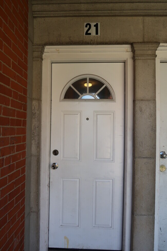 Building Photo - 21 Edgewood St