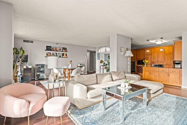 Sala de estar - 1225 Lasalle Ave