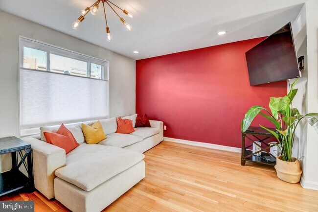 Foto del edificio - 1371 Adams St NE