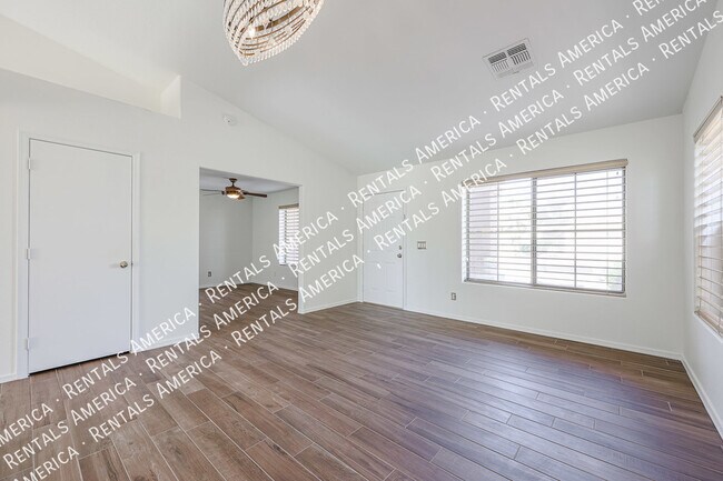 Foto del edificio - 4647 E Lavender Ln