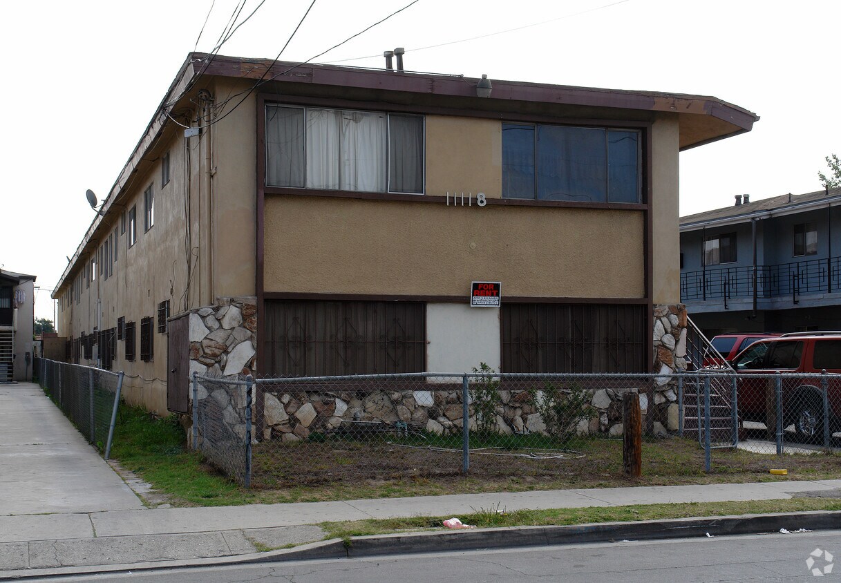 Building Photo - 11118 S Osage Ave
