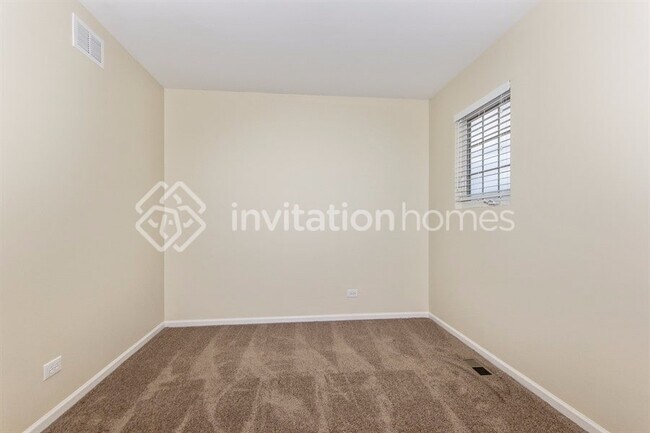 Building Photo - 12226 White Oak Dr