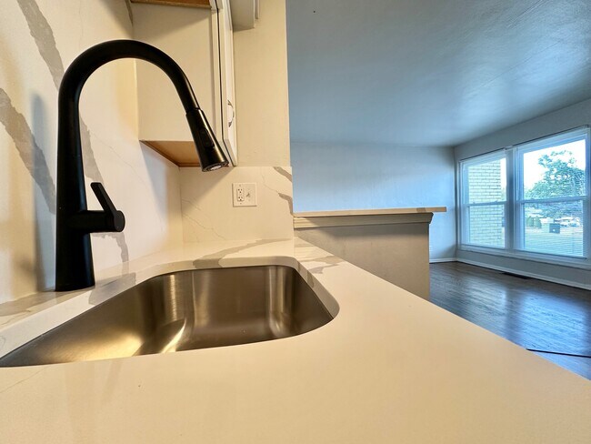 Foto del edificio - 306 Forder Rd