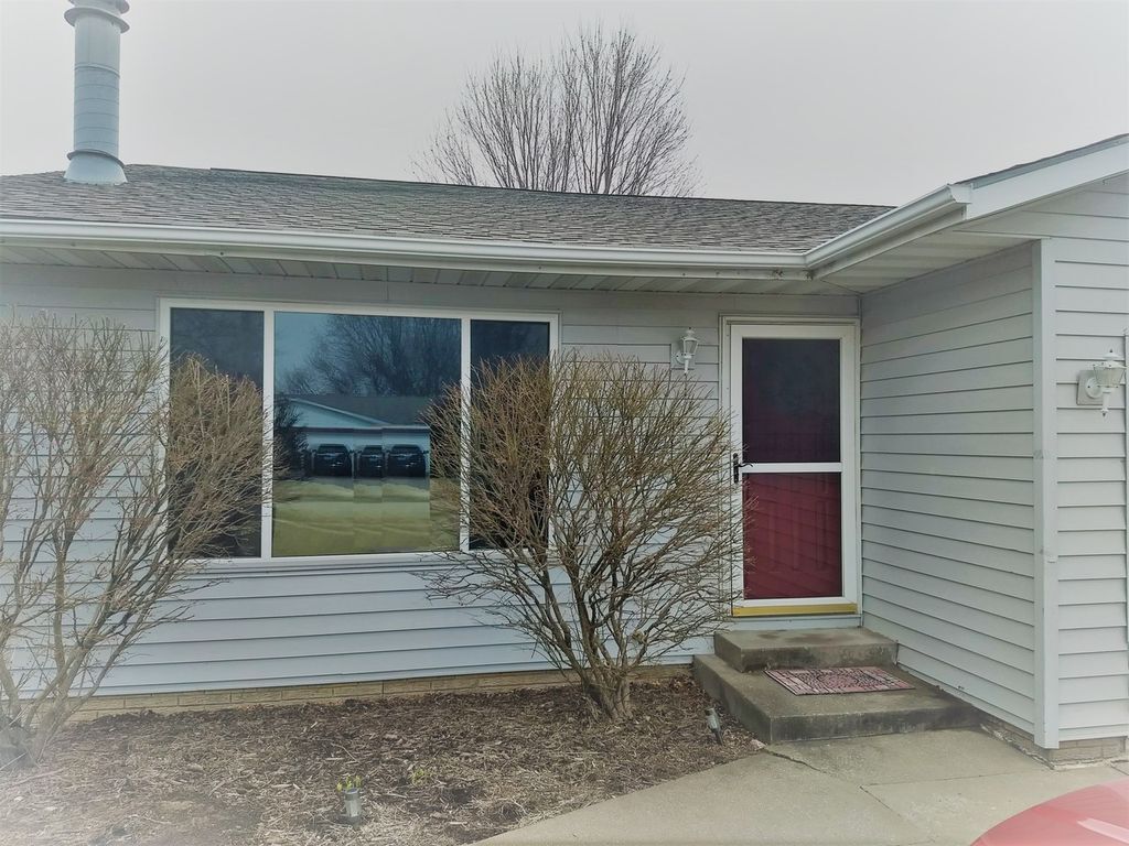 1916 S Ridge Dr, Coralville, IA 52241 House for Rent in Coralville