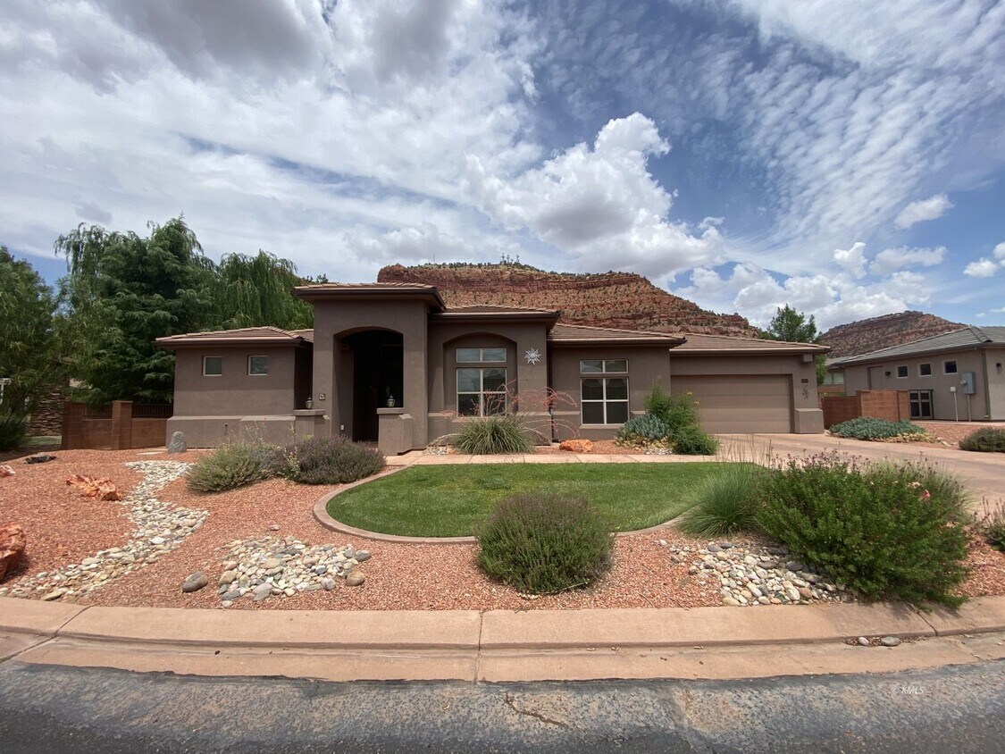 Foto principal - 463 Deadwood Dr