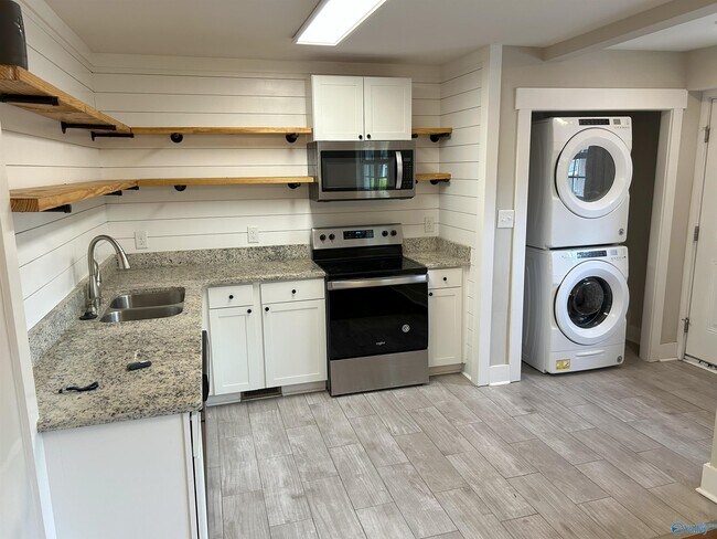 Foto del edificio - 3805 Mc Vay St SW
