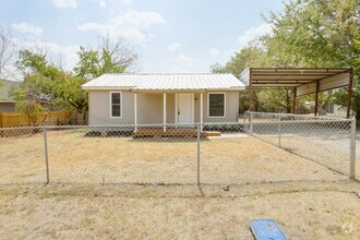 Building Photo - 221 Porter Dr