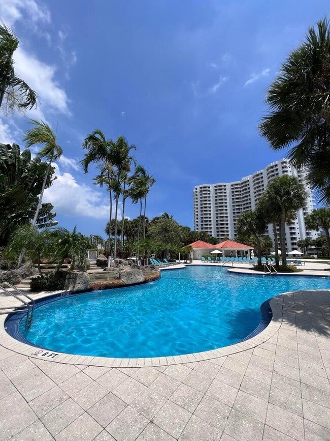 Foto del edificio - 3300 NE 191st St