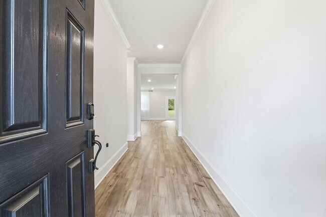 Foto del edificio - Newer 5BR Home in Peachtree City with Open Layout and Golf Cart Access