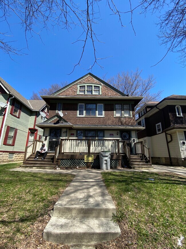 2712 N 41st St, Milwaukee, WI 53210 Townhouse for Rent in Milwaukee