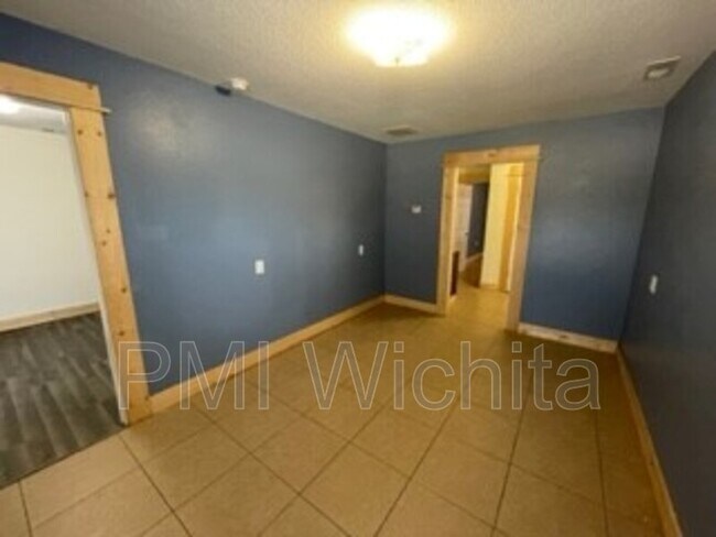Foto del edificio - 2057 E 9th St N
