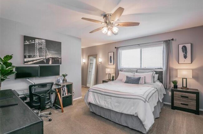 Private room for rent with en-suite - 5827 Sandhurst Ln