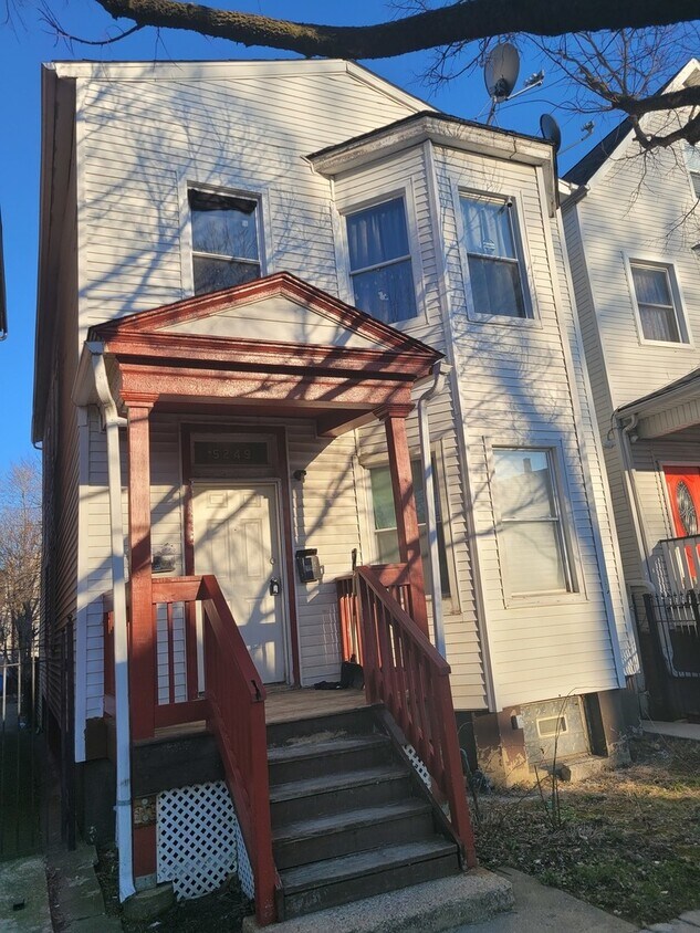 Foto principal - 5249 S Hermitage Ave