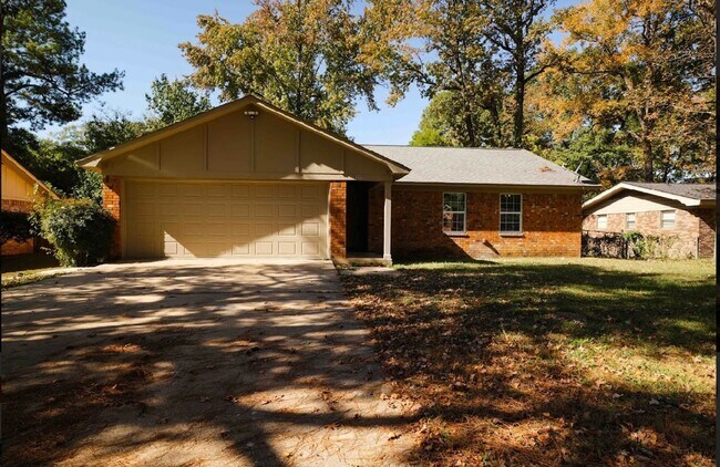 Building Photo - Spring Lake Park Home Available for rent!