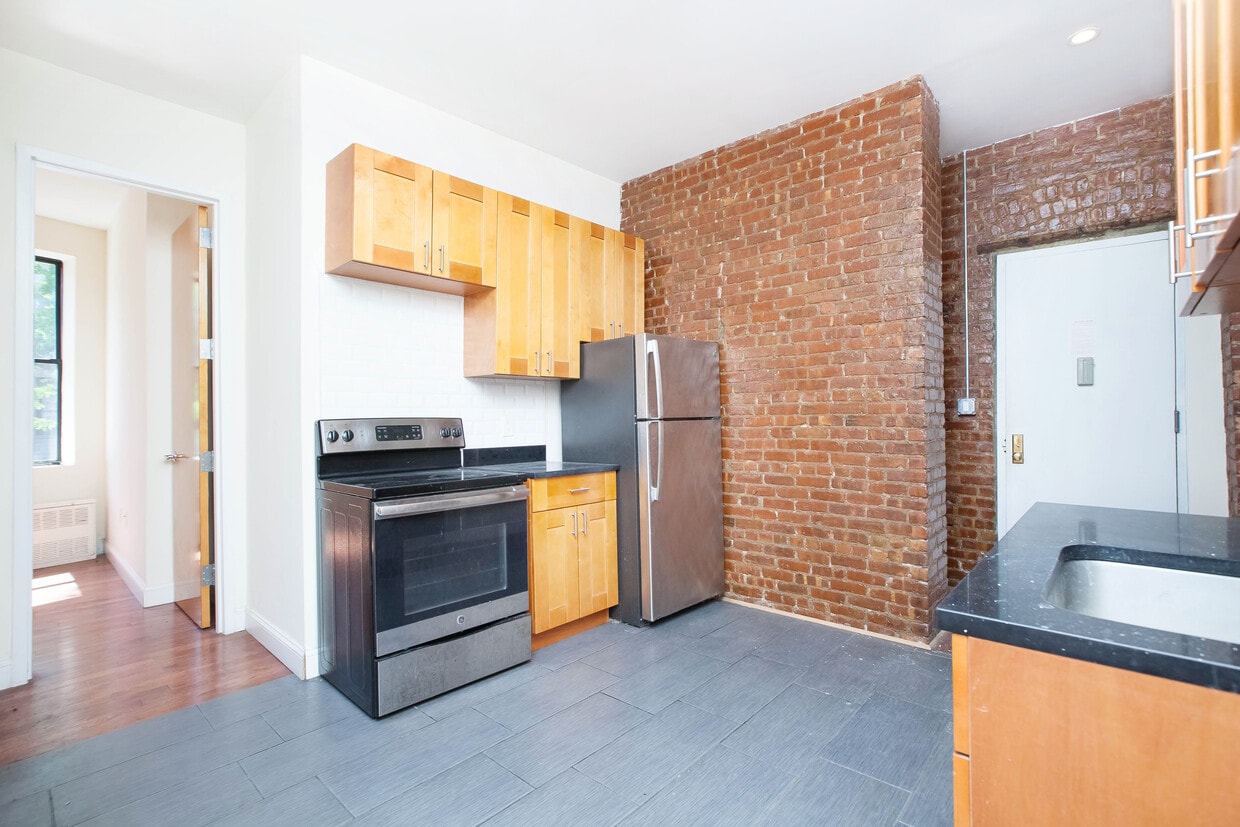 Primary Photo - 945 St Nicholas Ave