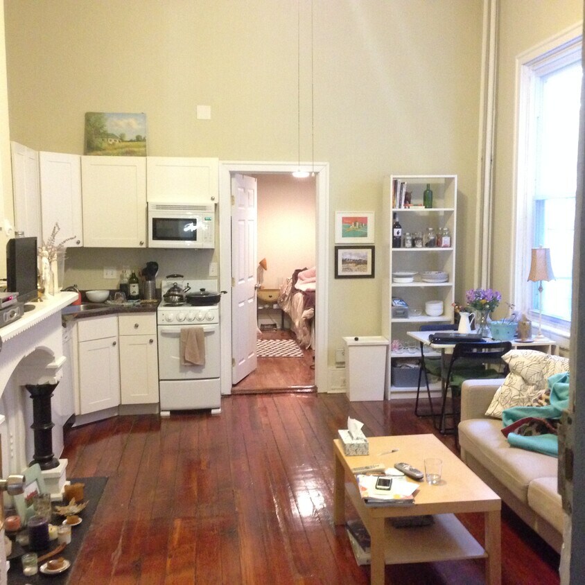 Primary Photo - 322 S 10th St