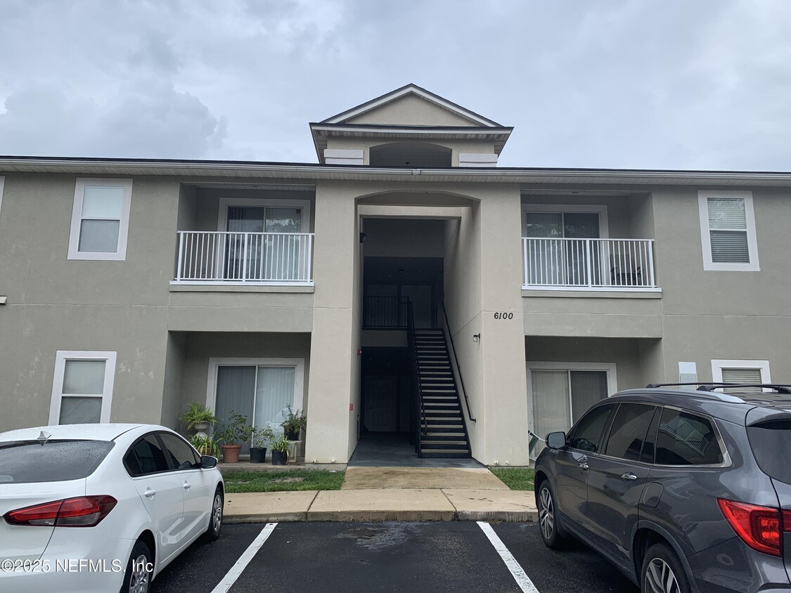 Foto principal - 6100 Maggies Cir