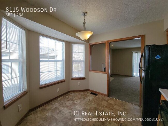 Foto del edificio - 8115 Woodson Dr