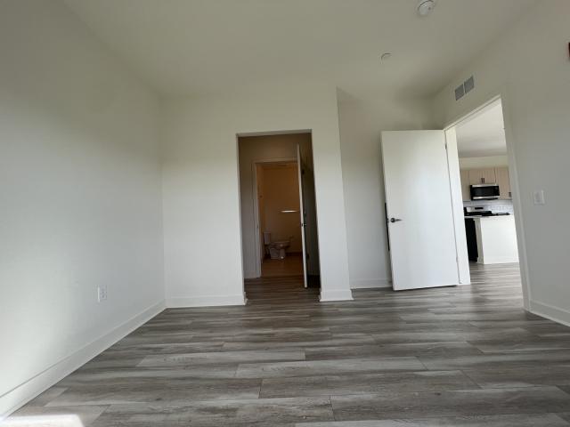 Foto del edificio - 2 bedroom in Des Plaines IL 60016