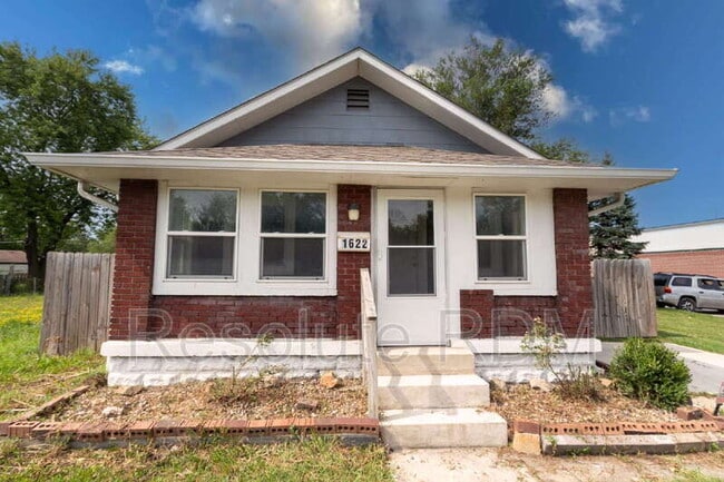Building Photo - 1622 E Raymond St