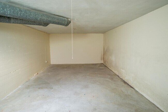 Área de almacenamiento en el sótano - 2527 westwood northern Blvd