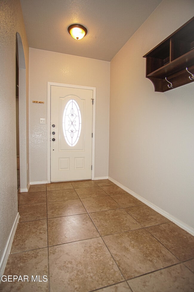 Building Photo - 6977 Jericho Tree Dr
