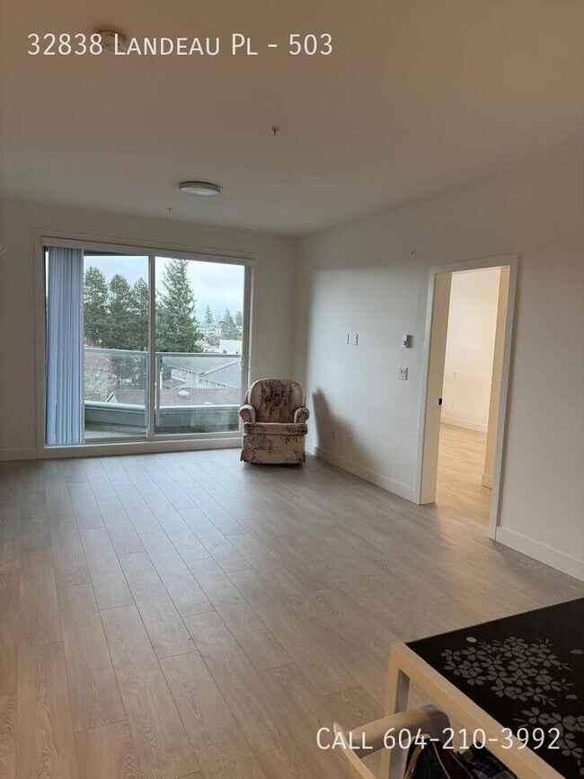 Building Photo - Conveniently Located 2 Bedroom Condo
