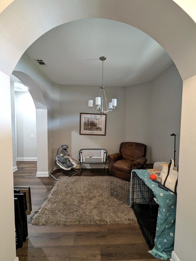 Foto del edificio - 1609 Ponderosa Dr