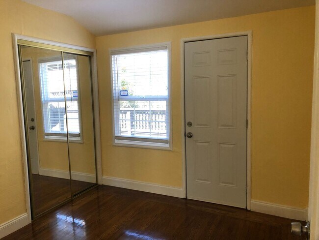 Foto del edificio - Lovely 3 Bed, 1 Bath, Home in Berkeley, with Hardwood Floors