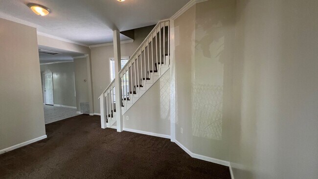Building Photo - Charming home near downtown Columbia