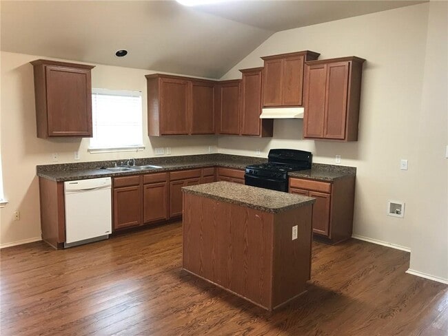Building Photo - 1539 Haynie Bend