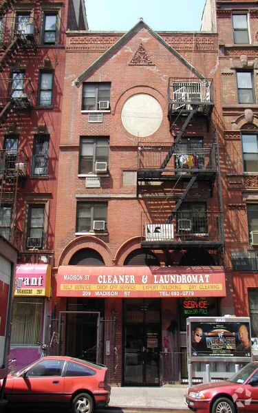 Foto del edificio - 209 Madison St