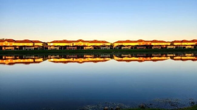 Photo - RENOVATED 4 bed 3 bath Completely FURNISHE... House