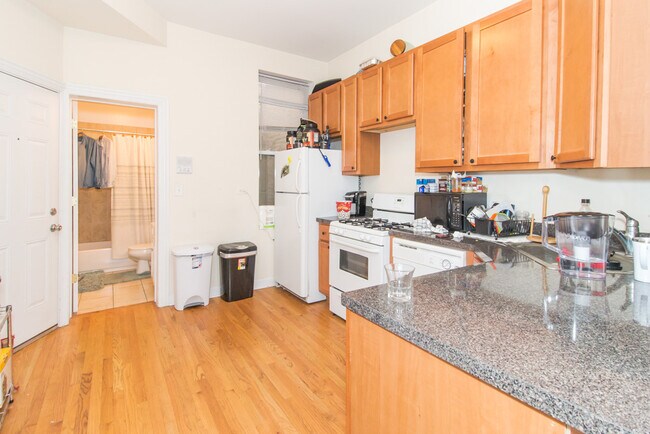 Foto del edificio - 621 W Armitage Ave