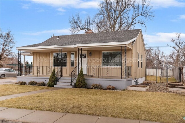 Foto del edificio - 153 Country Club Dr