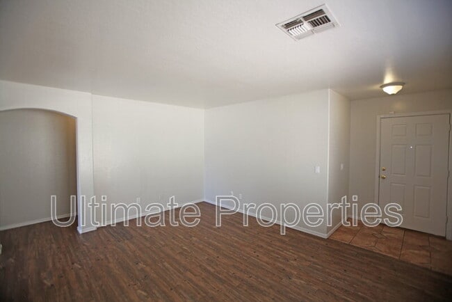 Building Photo - 12203 W Windrose Dr