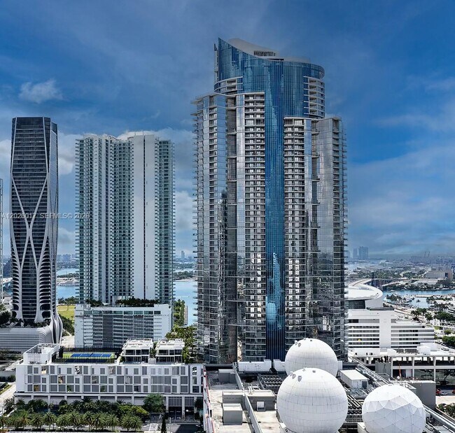 Foto del edificio - 851 NE 1st Ave