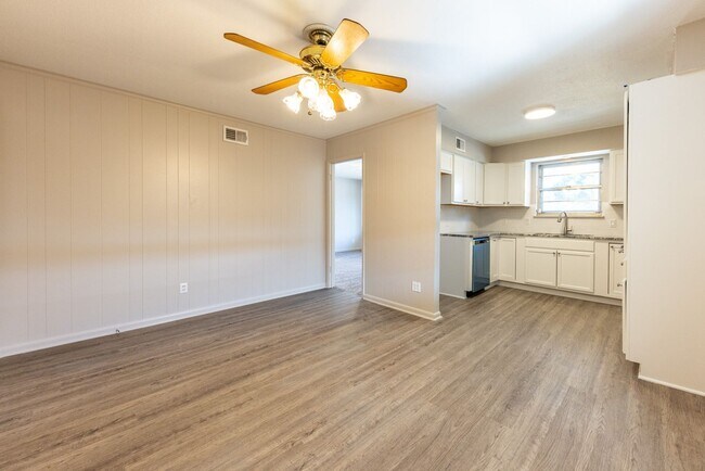 Foto del edificio - 908 N Hughes St