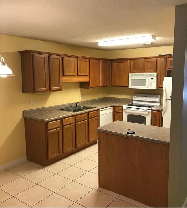 Building Photo - 104 Andalusia Rd