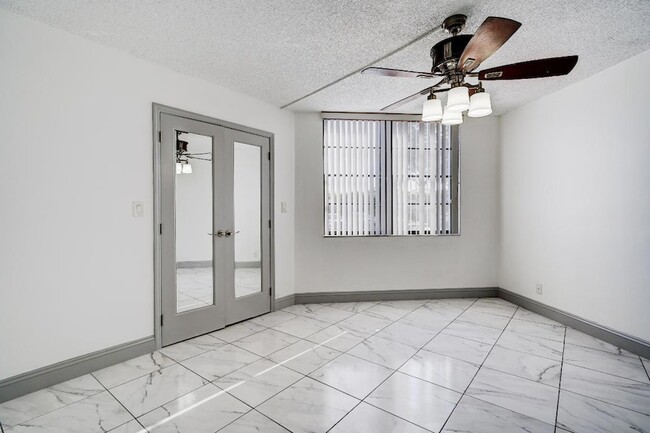 Foto del edificio - 212 Lake Pointe Dr