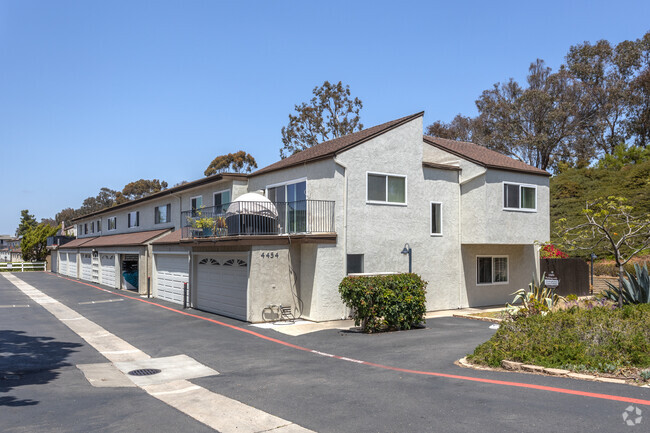 Building Photo - La Jolla Mesa Estates